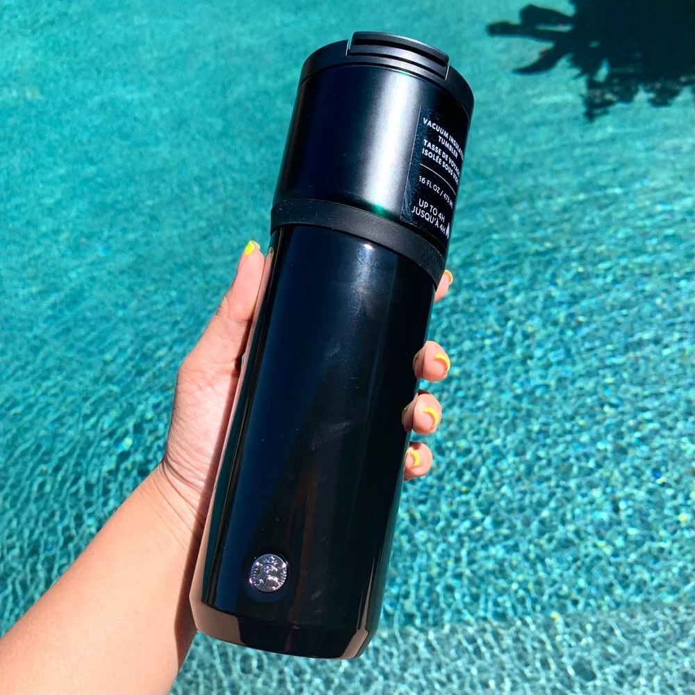 Starbucks 2022 Green Black Vacuum Insulated Coffee Tumbler (16 oz)